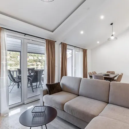 Apartman Lighthouse * Brna